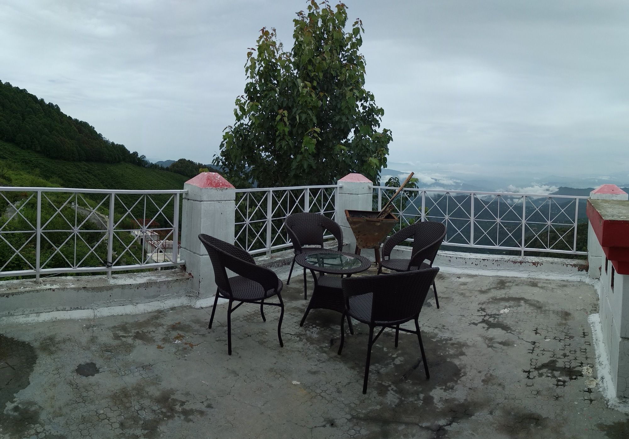The Swiss Village Resort Nainital Bagian luar foto